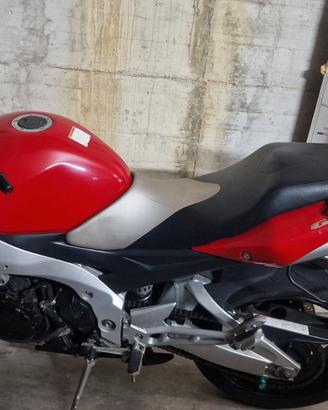 Suzuki GSR 600 - 2006