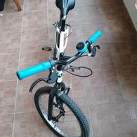 Mountain bike B-twin Racing Boy 300