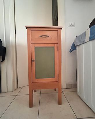 Comodino in marmo