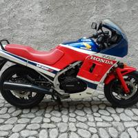 Honda VF 500 - 1985