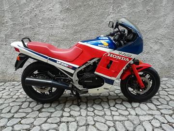 Honda VF 500 - 1985