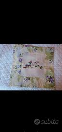 Cuscino 40×40 cm ricamato a mano 