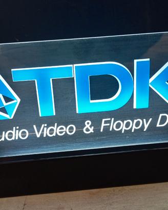 Insegna TDK