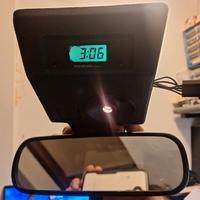 Plafoniera vintage con specchietto e orologio dig.