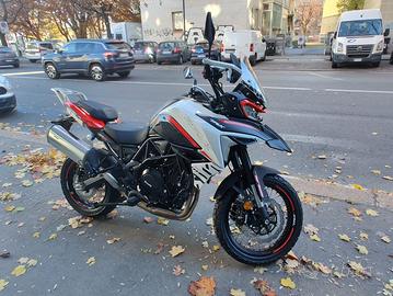 Benelli TRK 702X BMW