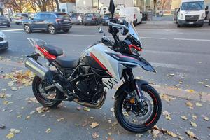 Benelli TRK 702X BMW
