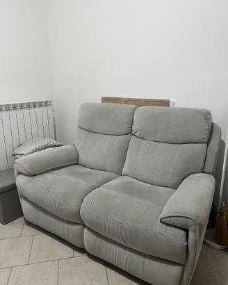 Divano in Tessuto grigio chiaro
