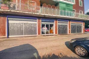 NEGOZIO A SAN GIULIANO MILANESE