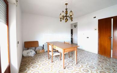 SECONDO PIANO CON BALCONI, POSTO AUTO E CANTINA