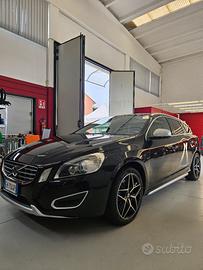 volvo v60 D5 205cv 