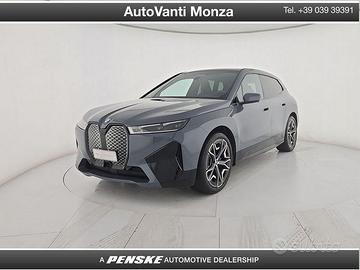 BMW iX xDrive40 Pacchetto Sportivo