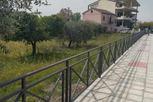 Terreno edificabile con fabbricati rurali