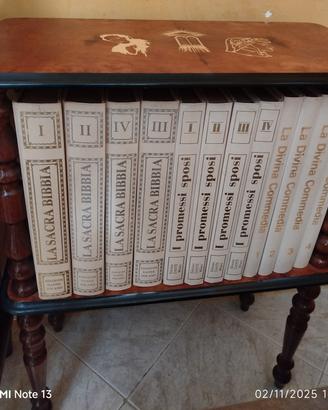 Mobiletto porta enciclopedia degli anni 80 