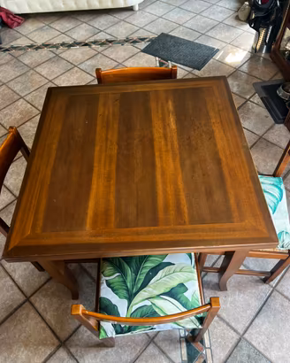 Tavolo in noce 100 x 100 cm allungabile
