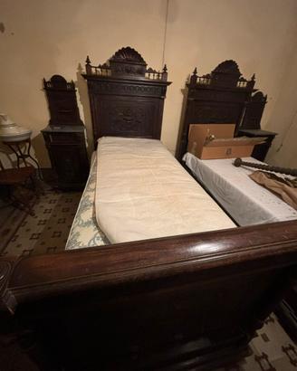 Letti antichi in legno