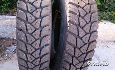 Coppia di gomme ricoperte nuove 12.00 20 pir