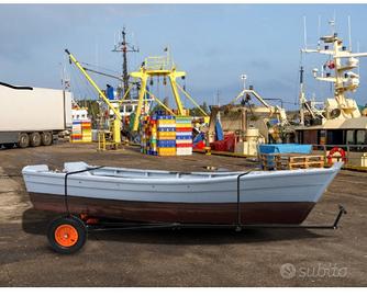 carrelo kayak barca piccola nuovo