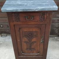 Comodino anni 20-30 con marmo da restaurare