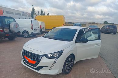 Peugeot 208 1.2 Puretech 100cv anno 2023
