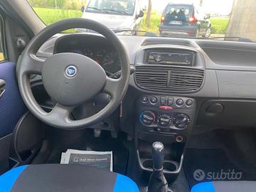 FIAT PUNTO 1.3 MJT AUTOCARRO MOLTO BELLA GUARDA
