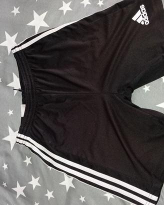 pantaloncini adidas bambino taglia 8-10 anni