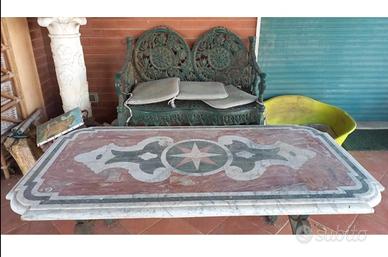 panchina e tavolo da giardino