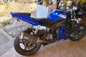 Yamaha R6