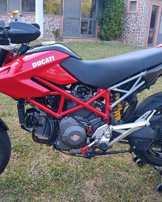 Ducati Hypermotard 1100 evo 