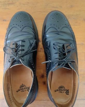 Scarpe Dr. Martens 3989 Brogue nere in pelle