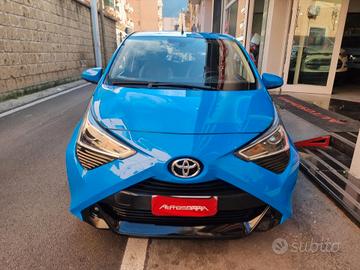 Toyota Aygo Connect 1.0 VVT-i 72 CV 5 porte x-fun 