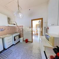 CASA SINGOLA CON CORTE