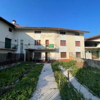 SPAZIOSA CASA IN LINEA DA RISTRUTTURARE CON GIA...