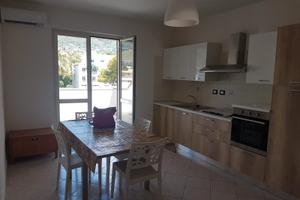 Appartamento nuovo con terrazzo a 150mt dal mare