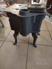 stufa antica in ghisa