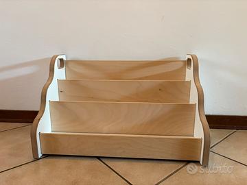 Libreria montessoriana in legno