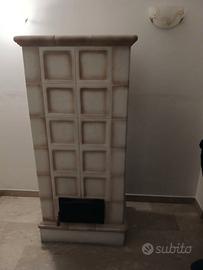 STUFA IN MAIOLICA MODULARE