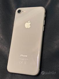 Iphone 7 rotto per ricambi