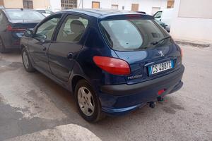 Peugeot 206 1.4 hdi gancio traino 