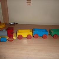 Trenino in Legno completo di locomotiva + 3 vagoni