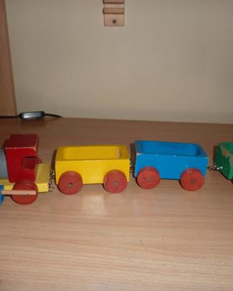 Trenino in Legno completo di locomotiva + 3 vagoni