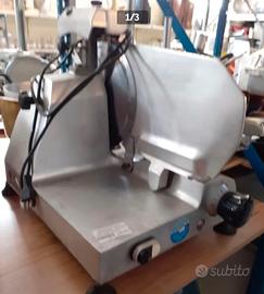 Affettatrice salumi 220 volt