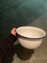 Bacinella Smaltata "Due Leoni"