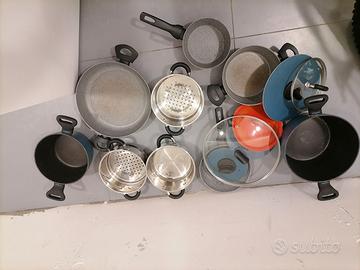 pentoleper induzione+coperchi+utensil  buono stato