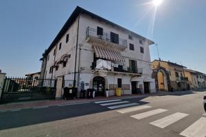 4 LOCALI A GASSINO TORINESE