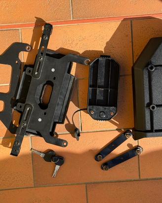 Givi toolbox + kit aggancio