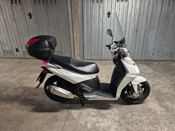 aprilia sportcity 300