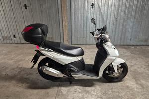 aprilia sportcity 300