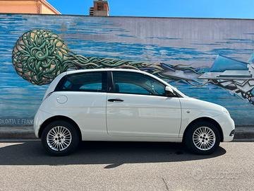 Lancia Ypsilon 1.2 8v 60 CV ok neopatentati