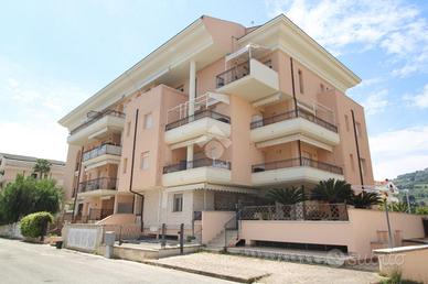 3 LOCALI A TORTORETO