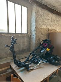 Telaio aerox 50 con boocco chiavi e caballetto